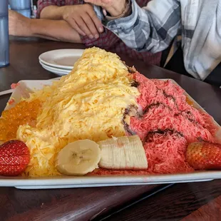 Mango &amp; strawberry snow ice