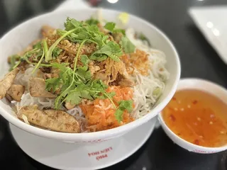 Pho Lien Hoa 3 - S Western