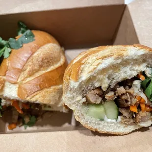 B4. Grilled Chicken Banh Mi