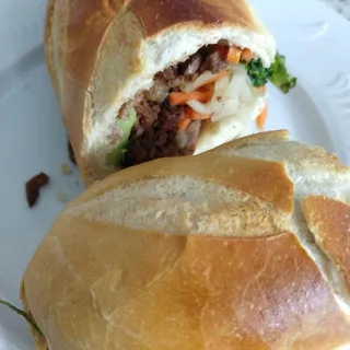 B2. Grilled Beef Banh Mi