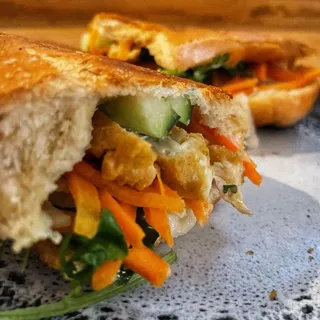 B7. Tofu Banh Mi