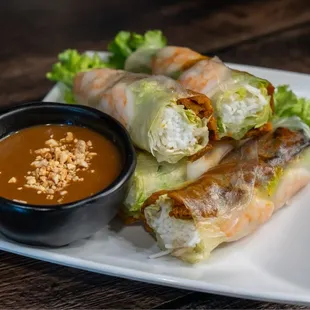 Shrimp and grilled pork&apos;s spring rolls
