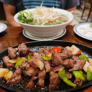 Bo Luc lac (Sizzling beef)