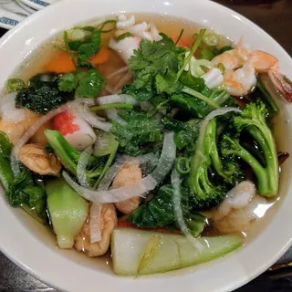 P2 Rice Noodles with Seafood