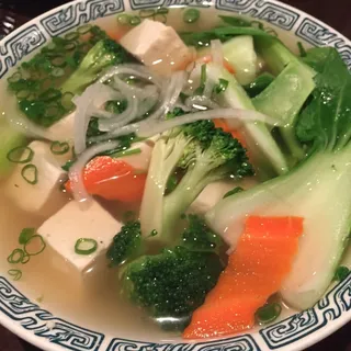 P4 Tofu and Vegetables Noodle in Chicken Broth