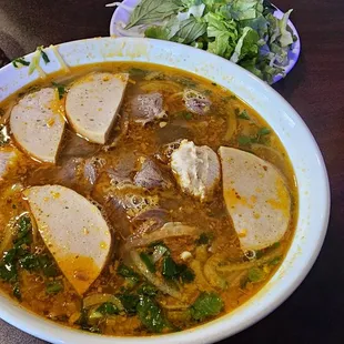 Bun Bo Hu