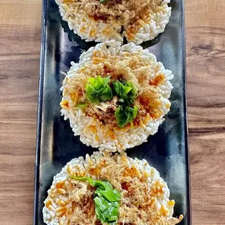 CM CHY CHIN GIN ( CRISPY RICE CRACKERS )