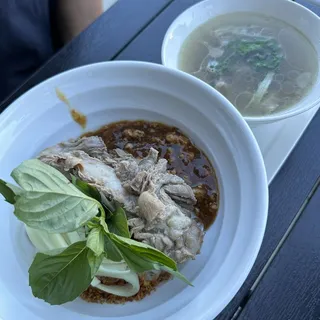 M3. Pho Kho Dac Biet ( SPECIAL DRY PHO )
