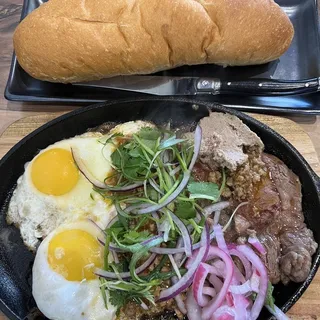 M8. Bo Chao ( SIZZING STEAK PLATTER WITH BANH MI )