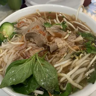 P7. Filet Mignon and Tendon Pho