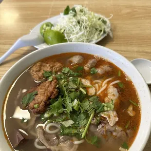 Bún bò Huế