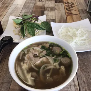 Phở Đặc Biệt - Small Size Bowl.