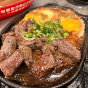 Bò né (steak &amp; eggs)