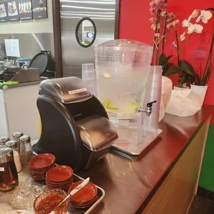 Self service station
