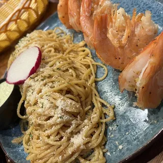 Garlic Noodle with Prawn