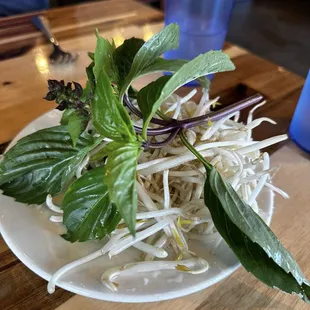 Garnishes for pho