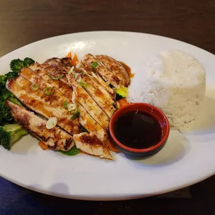 Honey ginger chicken with steamed rice.