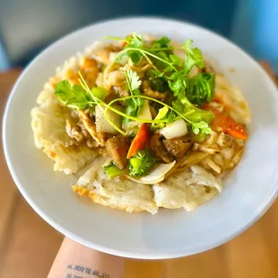 Crispy Pan-fried Noodle with Beef
