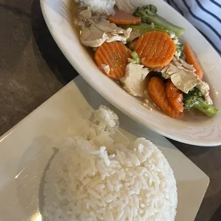 Chicken Broccoli Served With White Rice