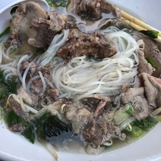 N10. Oxtail & Sliced Eye Round Steak Pho