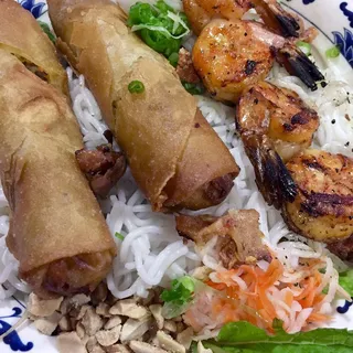 B1. Crispy Egg Rolls Salad Bowl