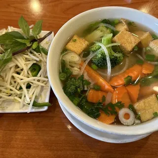 V5. Vegetarian Pho