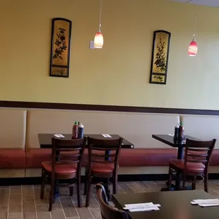 Combo seating with benches and tables