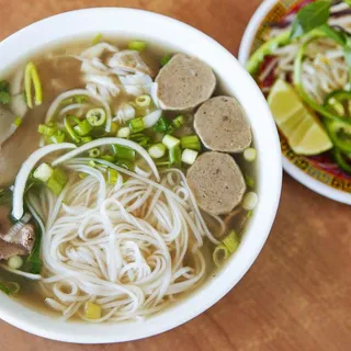 10. Pho Tai Gan Bo Vien