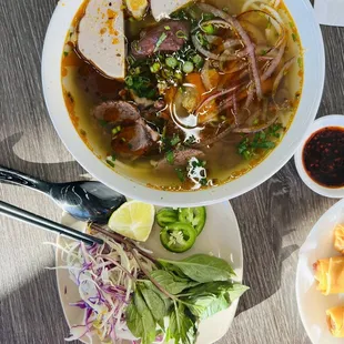 Bún bò Huế