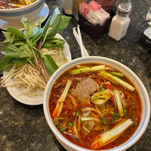 Bun Bo Hue (P10. Bn B Hu Hue Styled Soup)