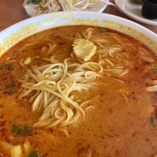S7. Curry chicken noodles