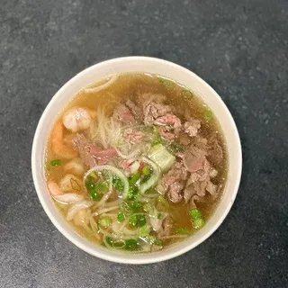 P21. Pho with Tenderloin and Shrimp