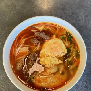 S3. Spicy Beef Noodle Soup/Bun Bo Hue(Popular)