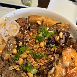 Combination Vermicelli (egg roll, shrimp, pork and beef)