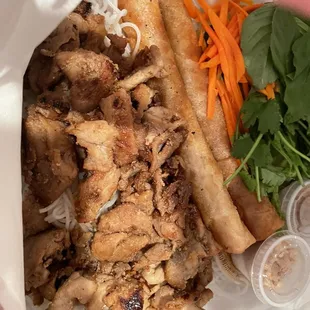 Grilled Grill Pork &amp; Eggroll Vermicelli- Bn Tht Nng Ch Gi