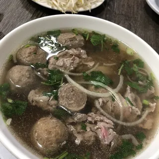 9. Rare Steak and Beef Meatballs Noodle Soup