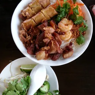 Bun dac biet, combo style