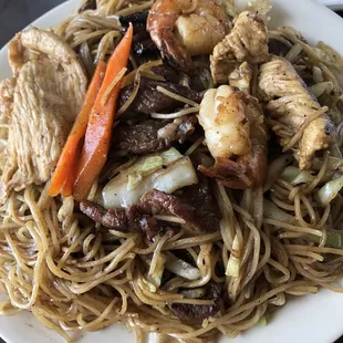 Combo lo mein