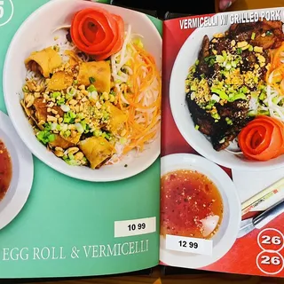 25. Vermicelli with Egg Roll