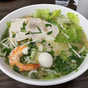 Phnom Penh Egg &amp; Rice Noodle Soup
