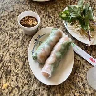 shrimp spring roll with peanut sauce