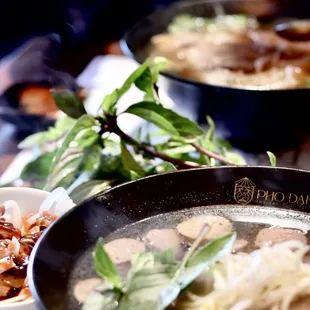 Pho Tai Bo Vien + Pho Dac Biet
