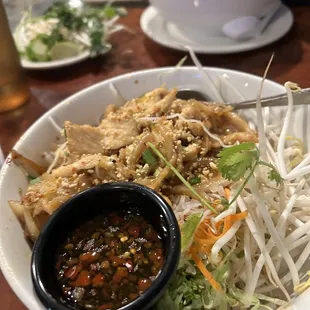 H5. Stir Fried Lemon Grass Chicken on Vermicelli
