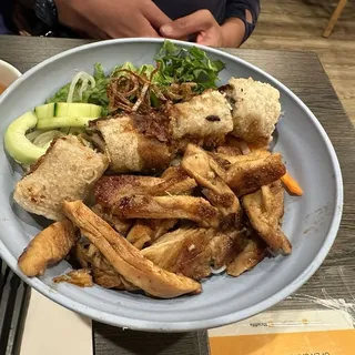 Chicken and Imperial Rolls Vermicelli