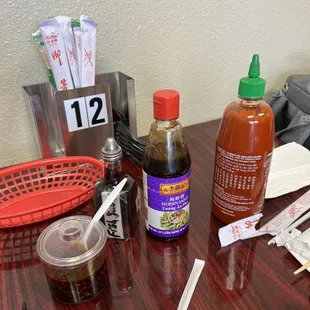 Table condiments