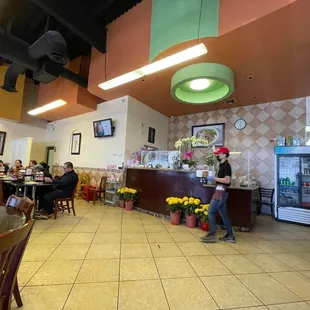 sushi and sashimi, interior