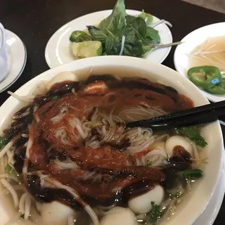 B10. Seafood Pho Soup