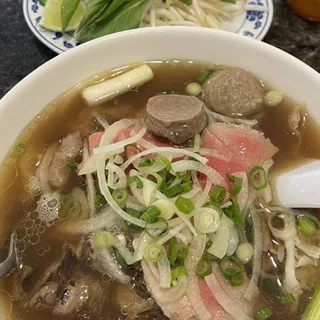 P19. Noodle Pho Combo Special/Pho Dac Biet