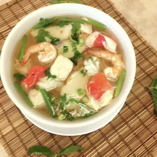 H51. Seafood Rice Noodle Chicken Soup/Hu Tieu Hai Sang