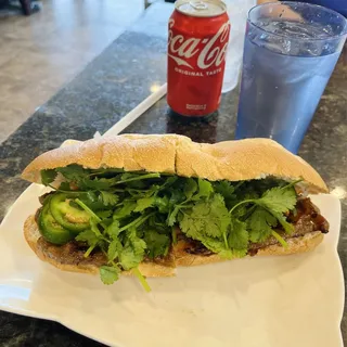 BM112. Grilled Chicken Sandwich/Banh Mi Ga Nuong